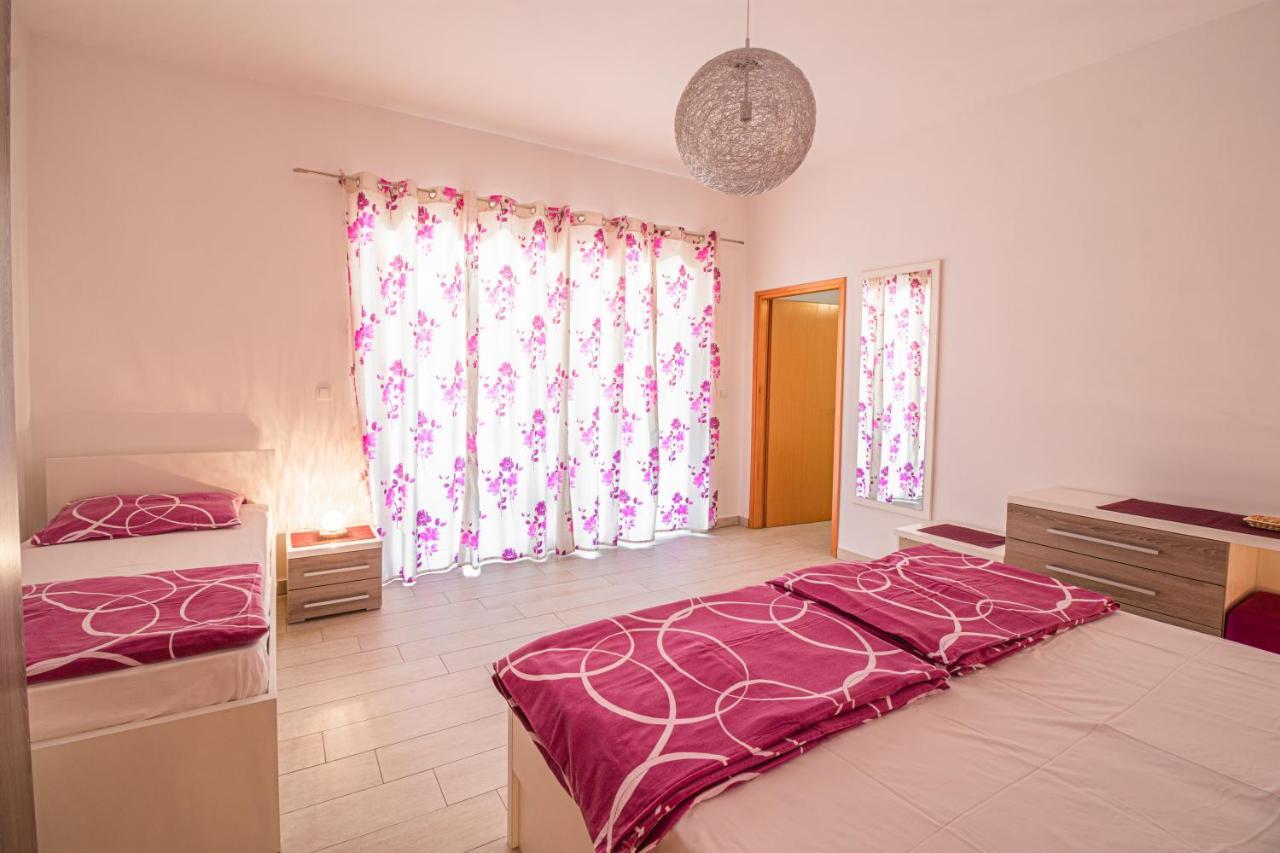 Apartment Apartments Sandra