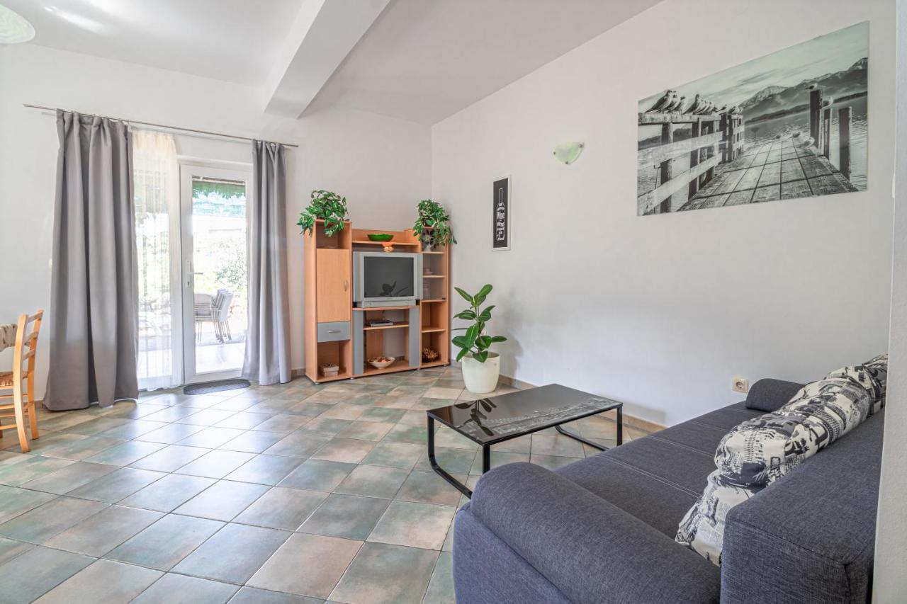 Apartments Sandra Apartment Kornic