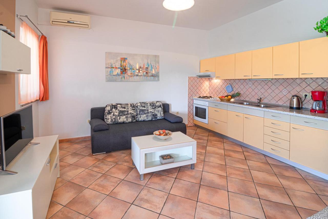 Apartment Apartments Sandra
