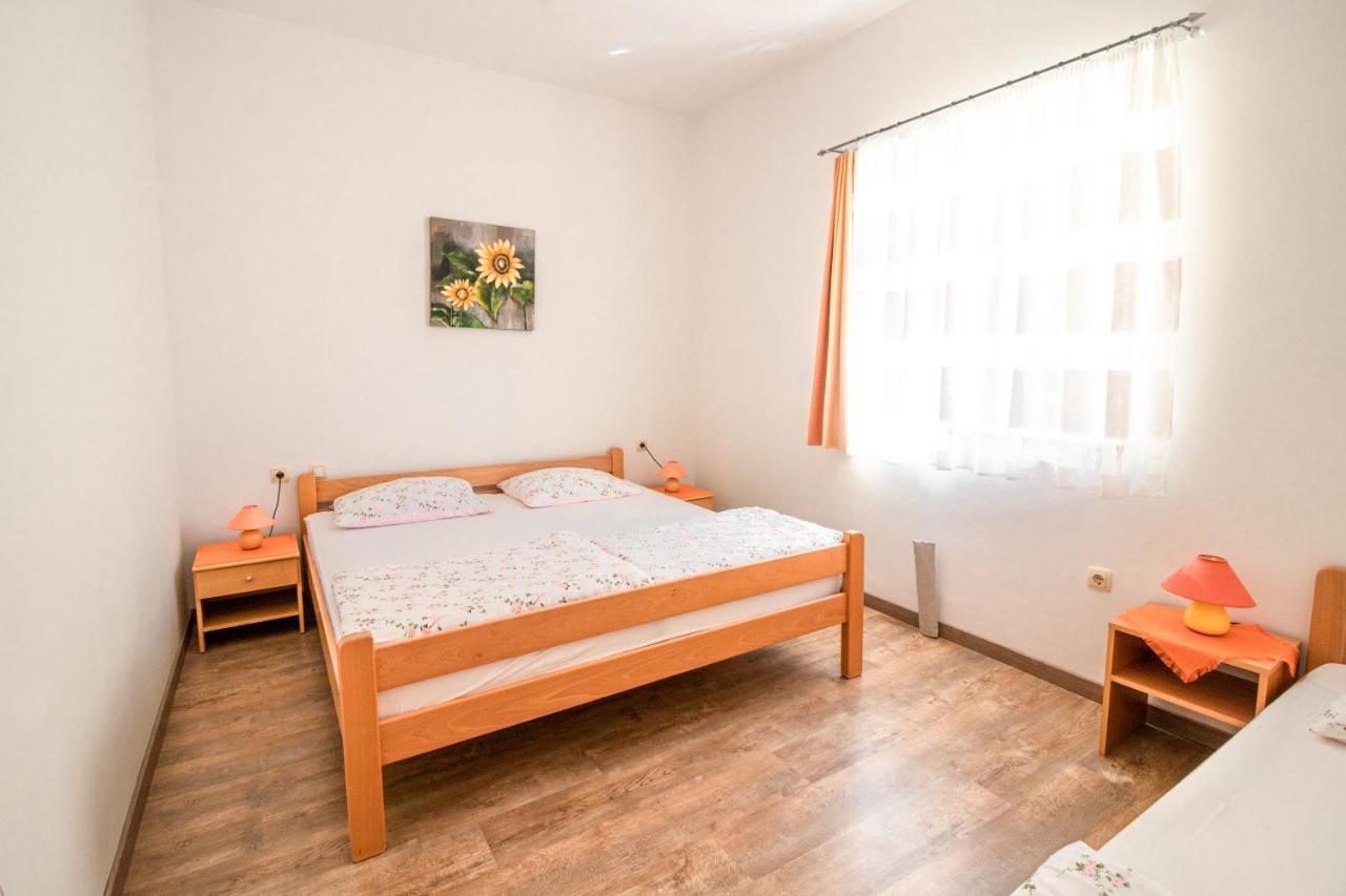 Apartment Apartments Sandra