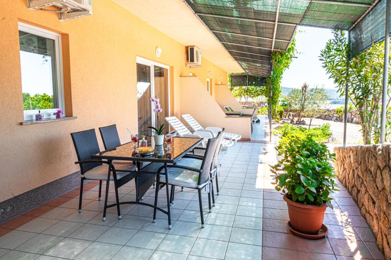 Apartment Apartments Sandra