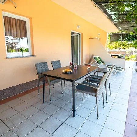 Apartments Sandra Kornic Exterior photo